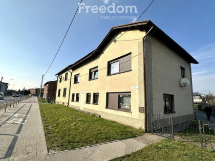 Dom dwurodzinny z dużą działką