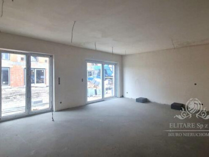 Dom w zab. bliźniaczej 105,27m2 +opcj.poddasze 29,30/z pompą ciepła/Iwiny