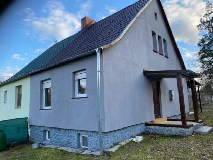 Przytulny bliźniak w spokojnej okolicy