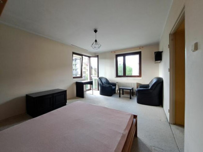 Żabiniec - 36 m2 - pokój z osobną jasną kuchnią, balkon