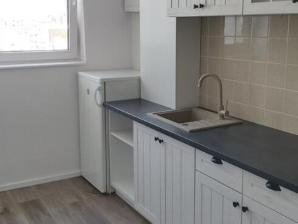 3 pokojowe po remoncie z balkonem - Przemyka 10