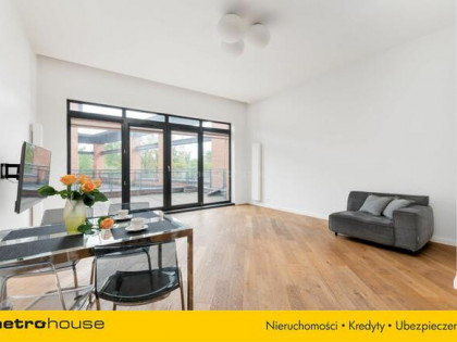 Nowoczesny loft z tarasem i balkonem  Garaż