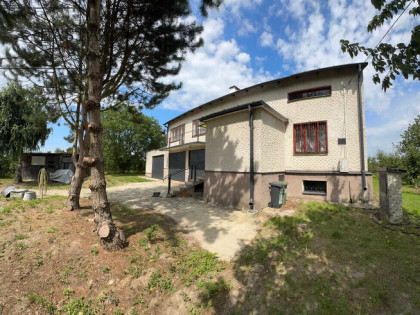 Na sprzedaż przestronny dom 280 m² na działce 0,9 ha – Świdno, gm. Mogielnica