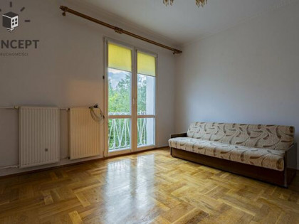Kawalerka z oddzielną kuchnią, balkon - Jelcz -Laskowice
