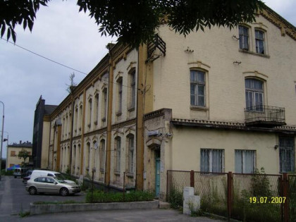 Nieruchomość inwestycyjna 2500 m2 + działka