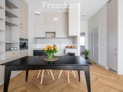 Nowoczesny apartament, 3 pok., klimatyzacja, garaż
