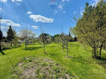 Działka budowlana z ogrodem 800 m²
