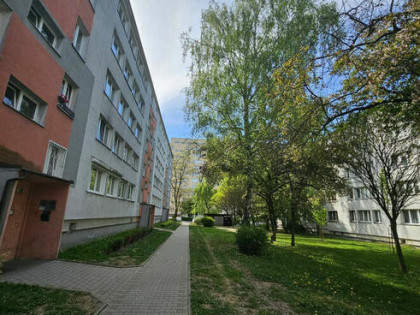 Dąbrowa - Kossaka 18 blok kawalerka 28,58m2 do zamieszkania