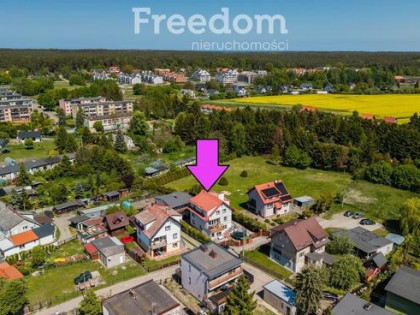 Dwa budynki w Sztutowie nad polskim morzem