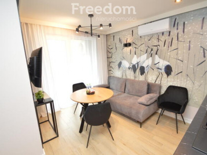 Nowy apartament z balkonem.