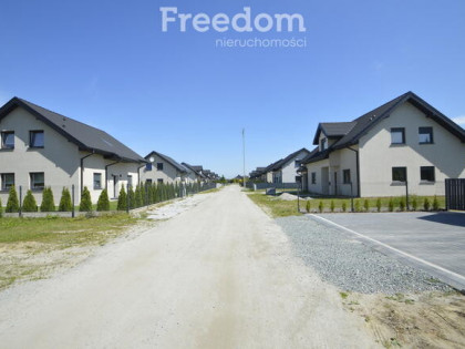 Dom jednorodzinny, 6 pokoi, garaż, 742 m2 działki