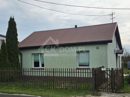 Dom z potencjałem na działce 3000 m²-Jędrzejów