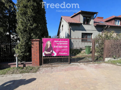 Urokliwy dom z dużą działką i sadem
