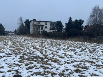 Działka budowlana z rozpoczętą inwestycją