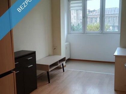 3 pokojowe w centrum z oddzielną kuchnią.