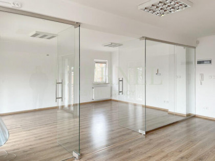 Przestronna siedziba firmy – 350 m2 blisko centrum