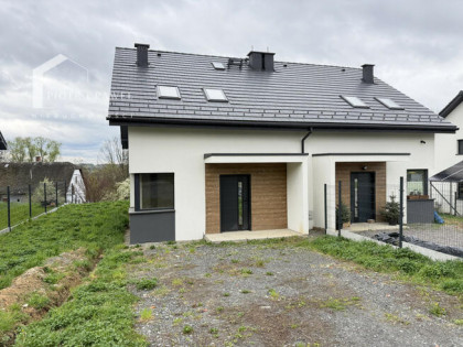 Dom Bielsko-Biała Komorowice Krakowskie, Dumna