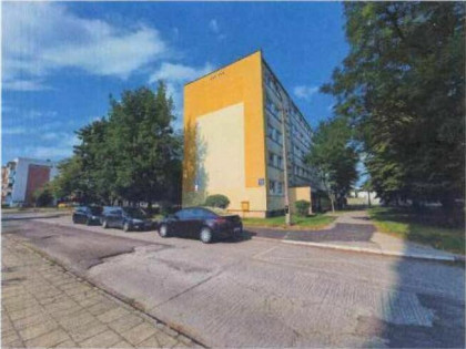 Udział 1/2 w 3-pokojowym mieszkaniu z piwnicą