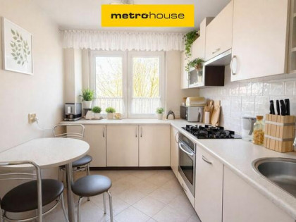 Sprzedam: Komandorska, 3 pokoje, balkon, 54,66 m²