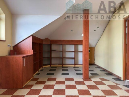 Nowoczesny budynek biurowo-usługowy 221 m² - Konin