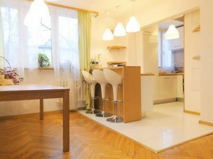 5 pokoi z balkonem, 74m2, Niemcewicza 4/8, Górna