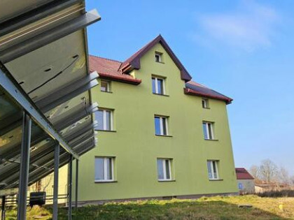 Budynek mieszkalny wielofunkcyjny na 2 ha działce.