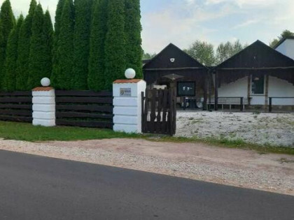 Sprzedam działkę o powierzchni 0,5 h z budynkiem o pow. 360