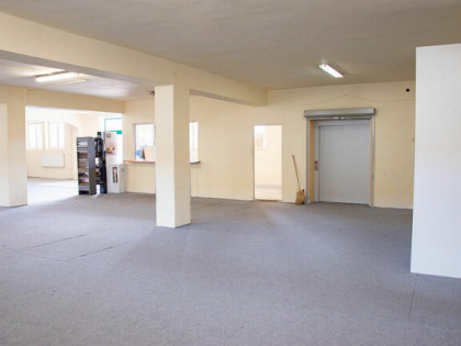 Lokal użytkowy, handlowo – usługowy o powierzchni 1655 m2