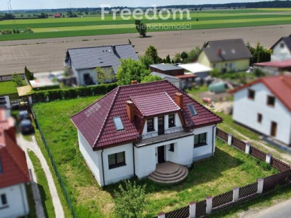 Wolnostojący dom w Strzałkowie przy Leśnej