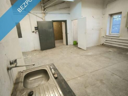 Arki Bożka 2a Bytom 50m2 warsztat magazyn stolarnia