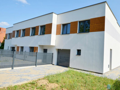 Dom Łomianki, Centralne