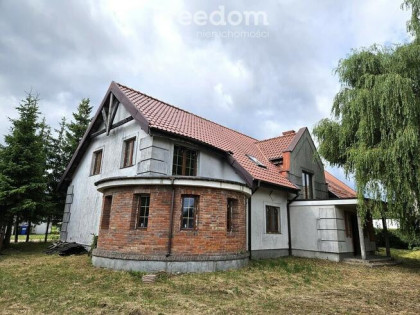 Dom w Łęgajnach z dużą działką 9 pokoi