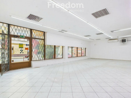 Gotowy lokal 130 m2, 6 miejsc parkingowych