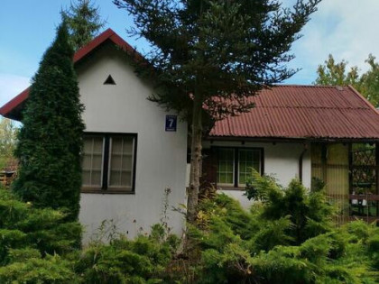 Domek pod lasem pod budowę lub wakacje