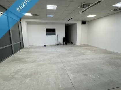 Sprzedam lokal usługowo biurowy o powierzchni 122,6 m.kw. - Zainwestuj w sukces – Przestronny lokal 
