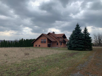 sprzedam duzy dom na dz 65 ar w poblizu zjazdu z A4