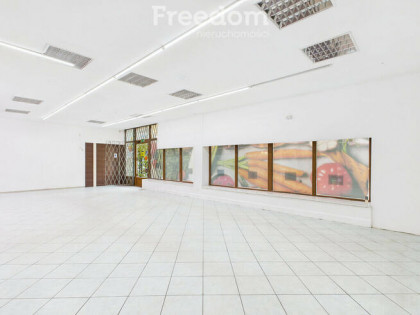Lokal handl-usług 130 m² w Centrum, 2 wejścia