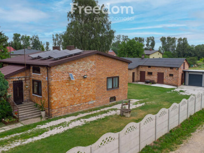 Posesja z domem i budynkami gospodarczymi Janki