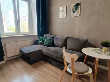 Studio z antresolą w kamienicy – Legionów 75