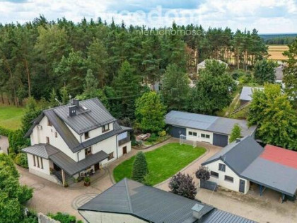 Dom i 3 budynki gospodarcze na działce 2,2 ha