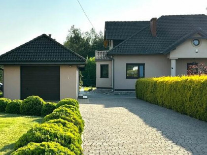 Dom z własnym lasem i ogrodem – 240 m² komfortu w otoczeniu