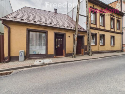 Kamienica w centrum Łobżenicy z działką 514 m².