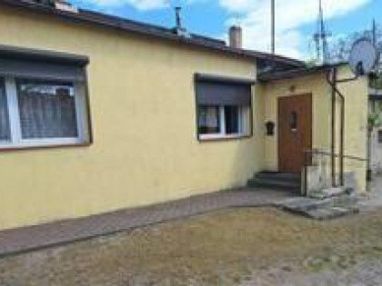 Dom na sprzedaż + 3 budynki gospodarcze