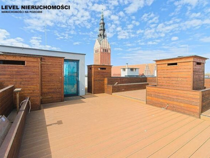 Dwupoziomowy apartament z tarasem