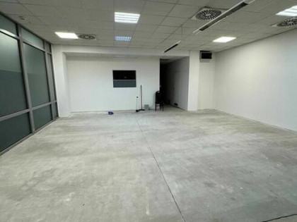 Sprzedam lokal usługowo biurowy o powierzchni 122,6 m.kw.