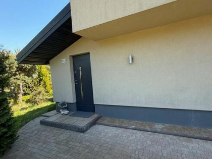 Całoroczny dom, basen 35m2 z pompą ciepła – ROD Rynia, 900m2