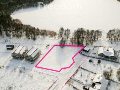 Działka budowlana przy linii brzegowej jeziora !