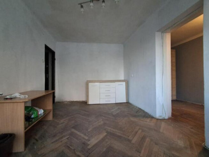 Na sprzedaż 2-pokojowe mieszkanie z balkonem – Piotrków Tryb
