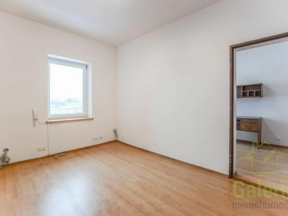 Przestronny lokal biurowy, 25m2, ul. Leona Heyki