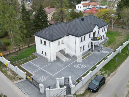 Dom Konstancin-Jeziorna Chylice, Przyjacielska